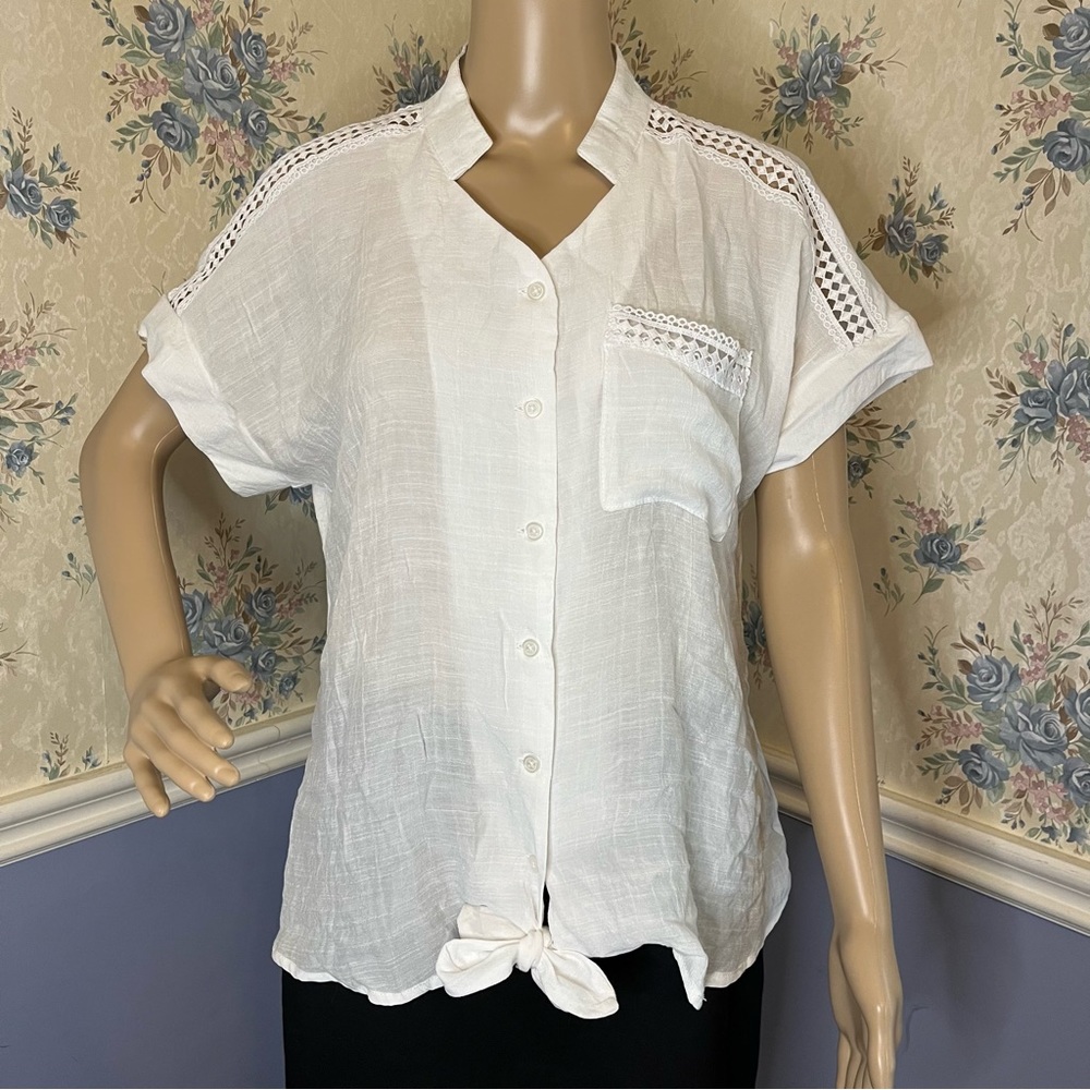 By Design White Button Down Shirt w/Pocket & Crotchet Trim, Size M, NWT